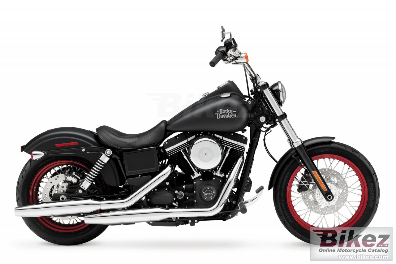 Dyna Street Bob Dark Custom