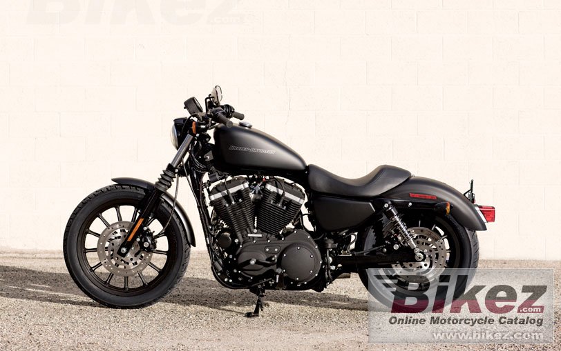 Sportster Iron 883 Dark Custom