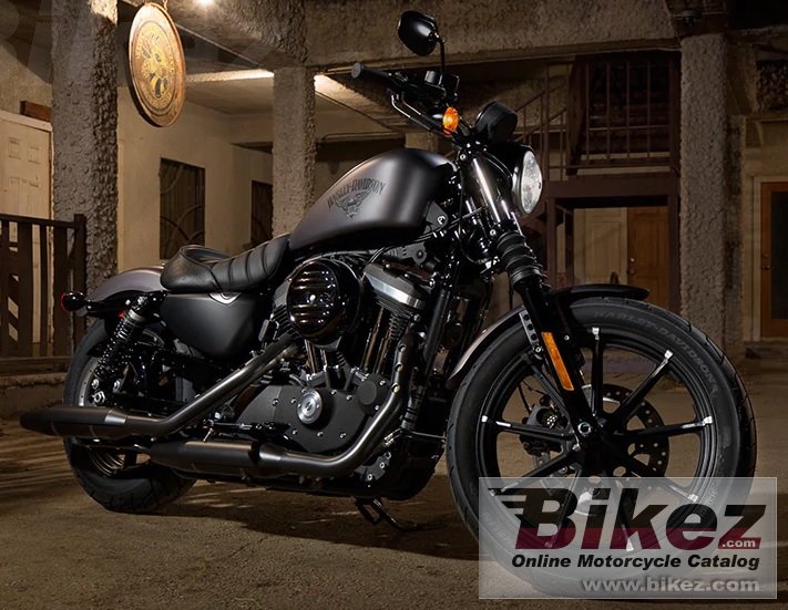 Sportster Iron 883 Dark Custom